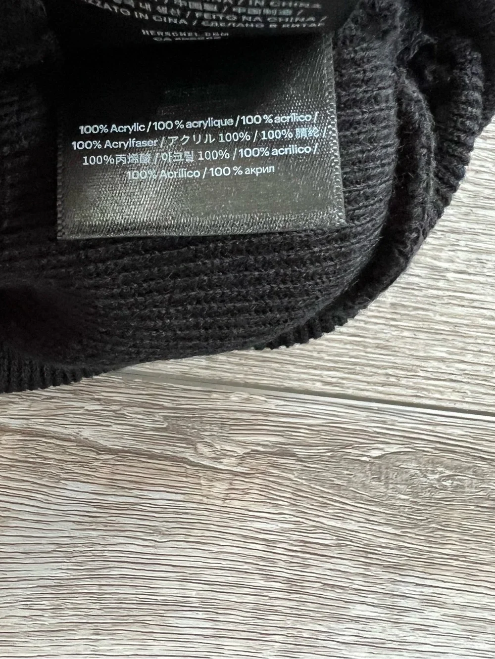 NWT Herschel Black Pom Pom Beanie